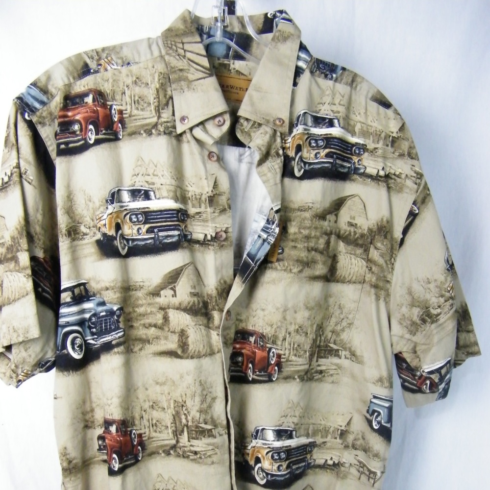 ClearWater Outfitter Sz Med Classic Trucks Surfer
